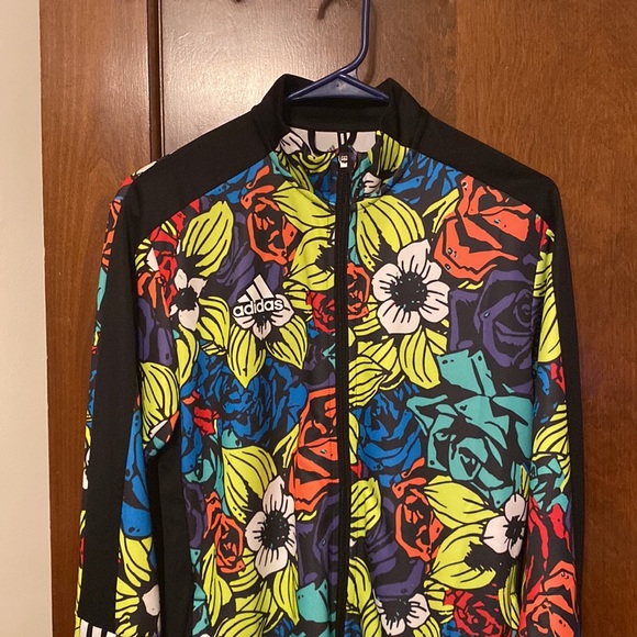 Adidas full zip floral print track jacket😍😍😍😍 - Picture 4 of 10